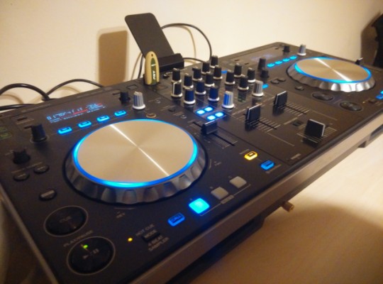 mesa DJ Pioneer XDJ-R1 todo en uno