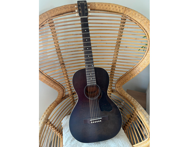 O cambio Art & Lutherie Bourbon Burst (Parlor)