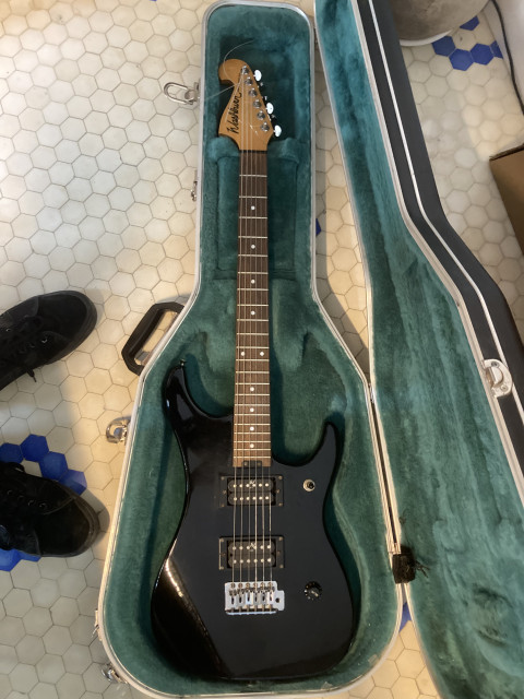 Vendo Guitarra Washburn Bettencourt
