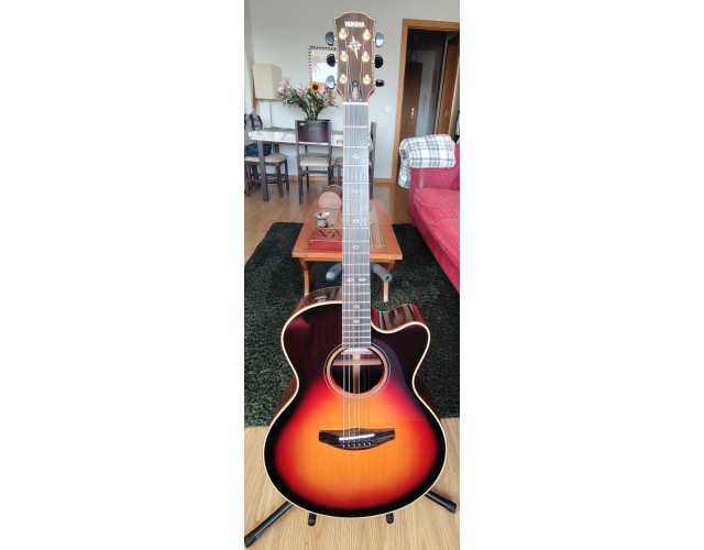 Guitarra electroacustica Yamaha CPX 1200 VS.
