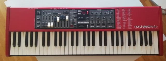 NORD Electro 4D + Funda Original.