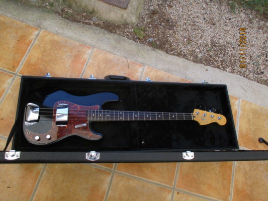 Fender American Standar Bass Precission ....750 euros