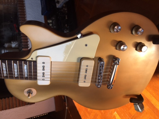 Gibson Les Paul Studio 60' Tribute Worn Goldtop 2011