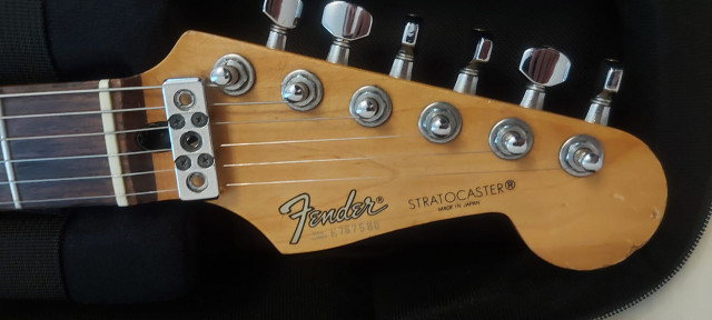 FENDER Stratocaster Japonesa
