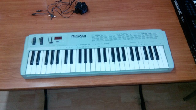 controlador MIDI MIDIPLUS