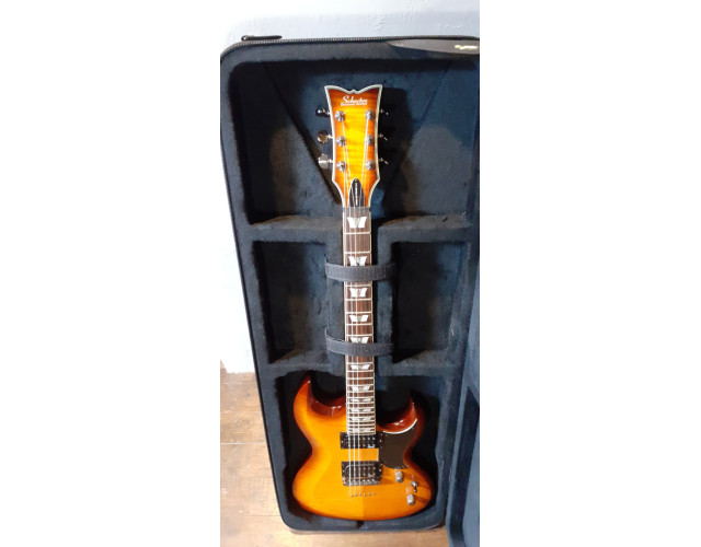 Guitarra electrica Schecter S-II,estuche incluido.
