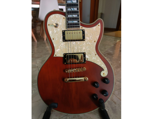Guitarra eléctrica DAngelico Deluxe Atlantic LTD Walnut (edición limitada)
