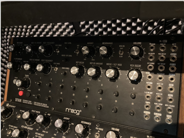 Moog DFAM sintetizador