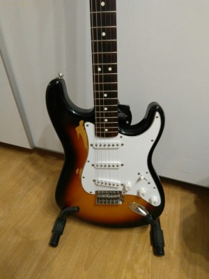 Fender Strato MIM por guitarra con configuración H-H (Venta 350€)