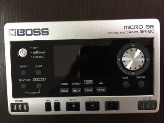BOSS BR-80 de bolsillo: multiefectos, multipistas, grabadora y unidad de practica con ritmos, canciones y backing track.