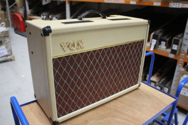 VOX AC15 Tan Bronco Limited Edition