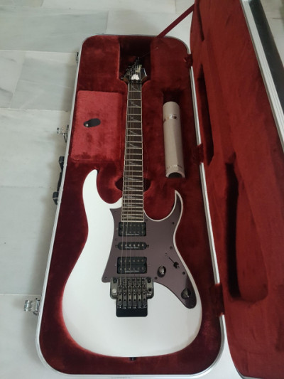 Guitarra Ibanez Prestige RG2550Z