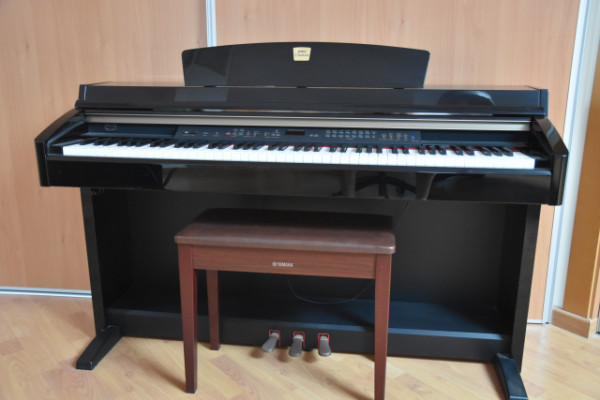 Piano Yamaha Clavinova CLP-240