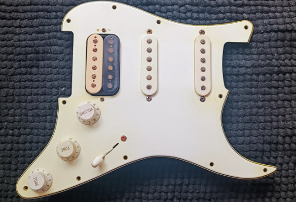 Pickguard Stratocaster relic!