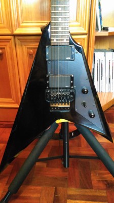 Vendo Guitarra Cort VX-2V c/funda Blanda