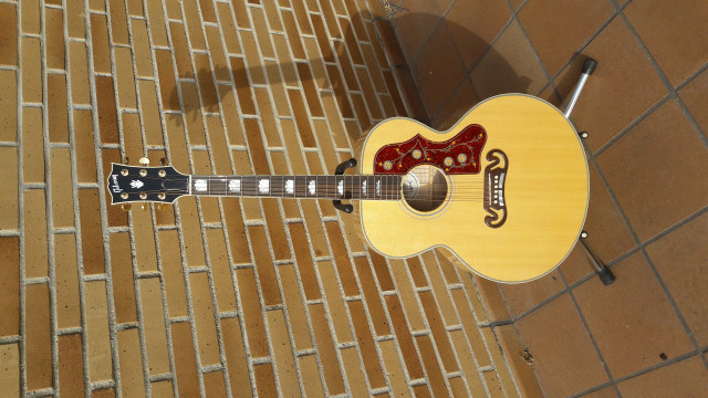 Gibson SJ-200 Standard AN NUEVA!!!