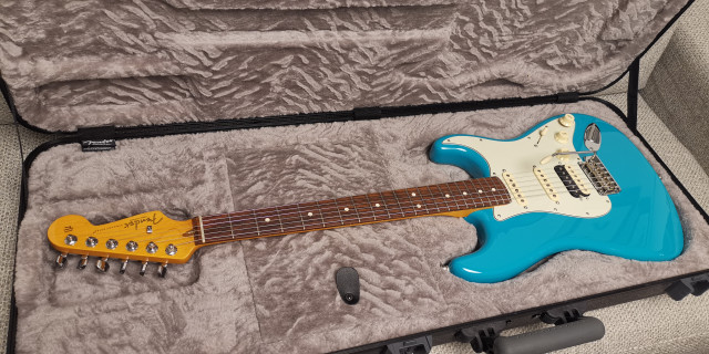 Fender American Professional ii Stratocaster HSS Miami Blue - no cambios