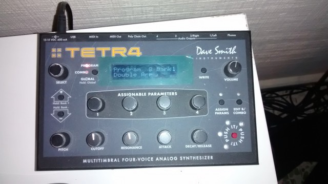 Dave Smith Instruments TETRA