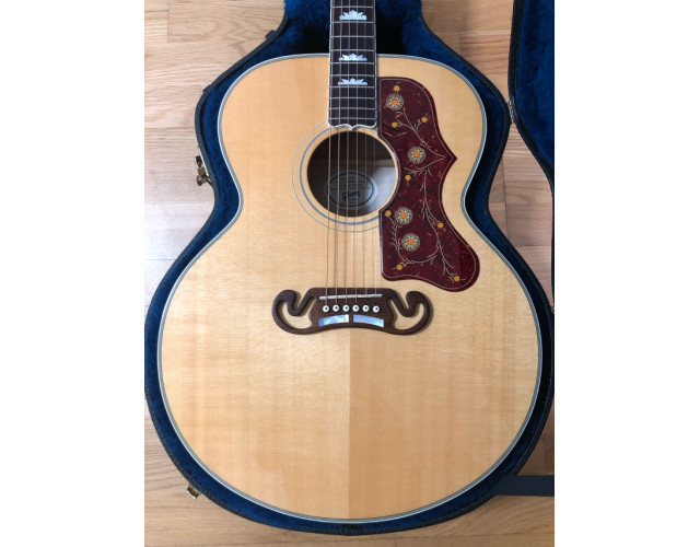 Gibson SJ-200 Standard