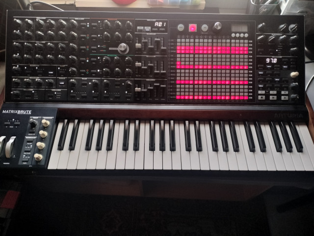 Arturia Matrix Brute