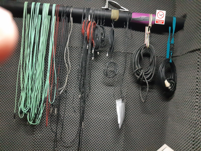 Cables para guitarra / pantallas / micros y mangueras de luz y sonido