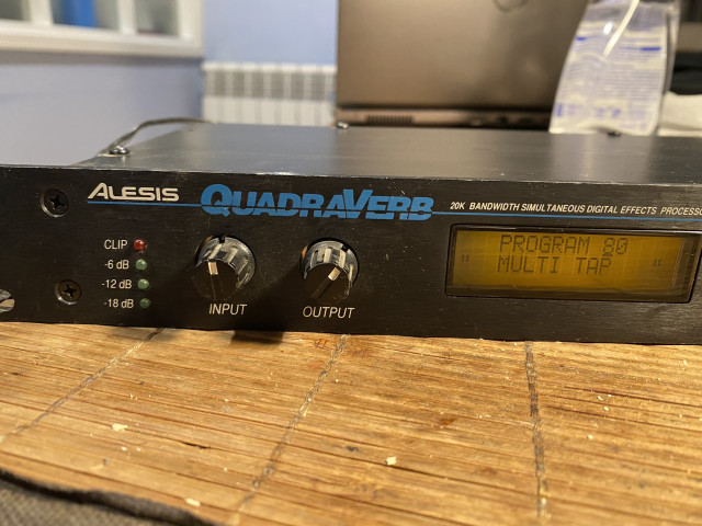 Vendo Alesis quadraverb multiefectos