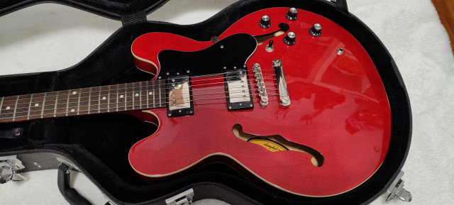 Epiphone Dot Cherry Indonesia 2012 tipo 335 (estuche incluido)