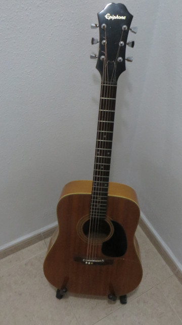 Guitarra Acustica Epiphone FT-145