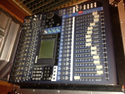 Vendo mesa digital 01v 96
