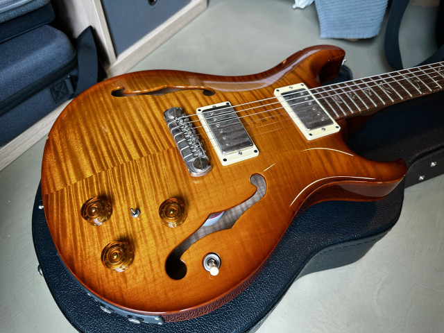 PRS Hollowbody II Piezo