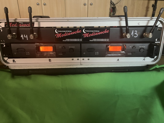 2 Inalambricos de petaca Audio Technica ATW R2100