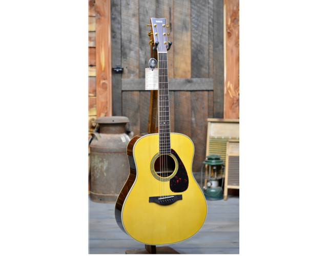 Yamaha Ll6 con funda original