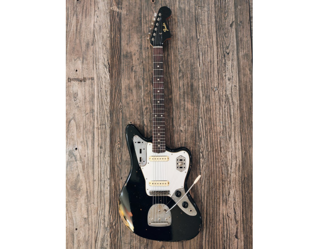 Fender Jaguar Black Over Sunburst