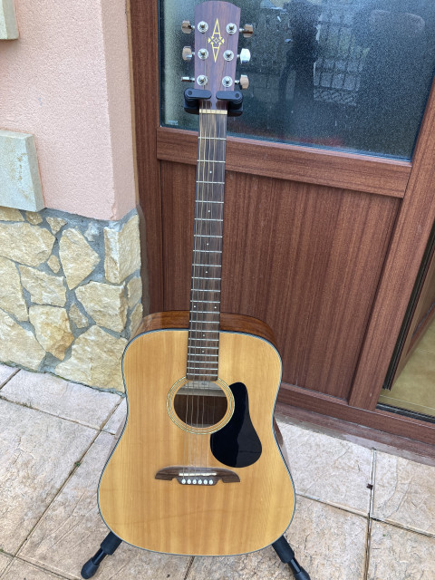 Guitarra acústica - Alvarez RD8