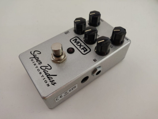 MXR Superbadass Distortion (pedal para guitarra)