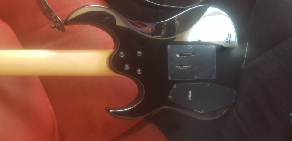 Dean MAB7 Warrior 7 cuerdas VENDIDA