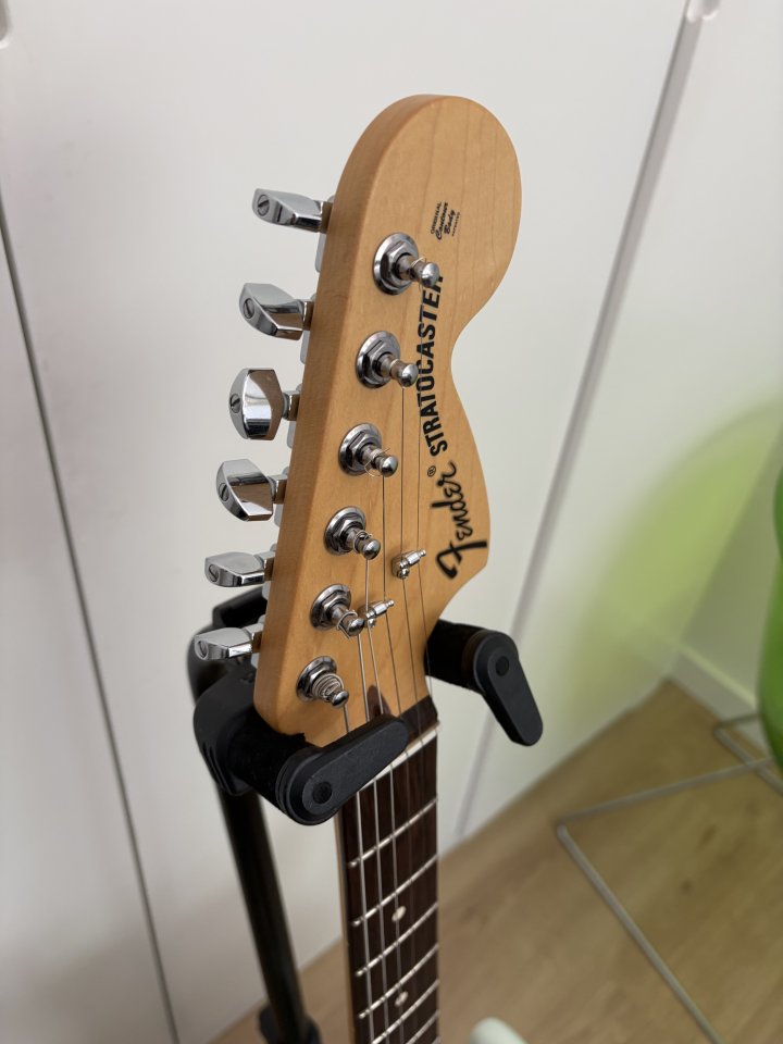Fender Stratocaster American Special-Impecable de segunda mano · Foto 2 de 8 · Madrid · 1150 €