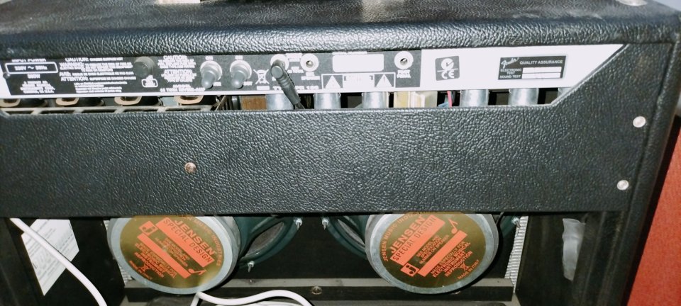 Fender 65 twin reverb. Cambio por headrush, Kemper, Quad córtex, etc. de segunda mano · Foto 5 de 7 · Valencia