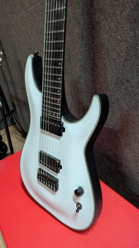 Schecter Keith Merrow KM-7 MK-I Trans White Satin + estuche original de segunda mano · Foto 3 de 5 · Ciudad Real · 875 €