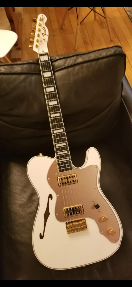 Fender Telecaster Thinline Super Deluxe Olympic white Ed.Lim. 150 unidades de segunda mano · Foto 1 de 2 · A Coruña · 2600 €