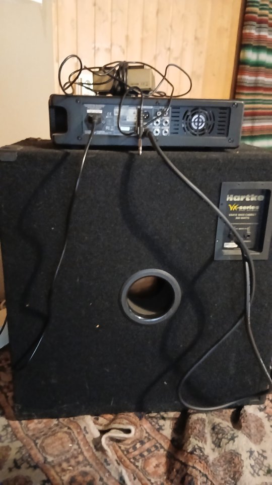 Cabezal Behringer UltraBass BXD3000H + pantalla HARTKE VX410