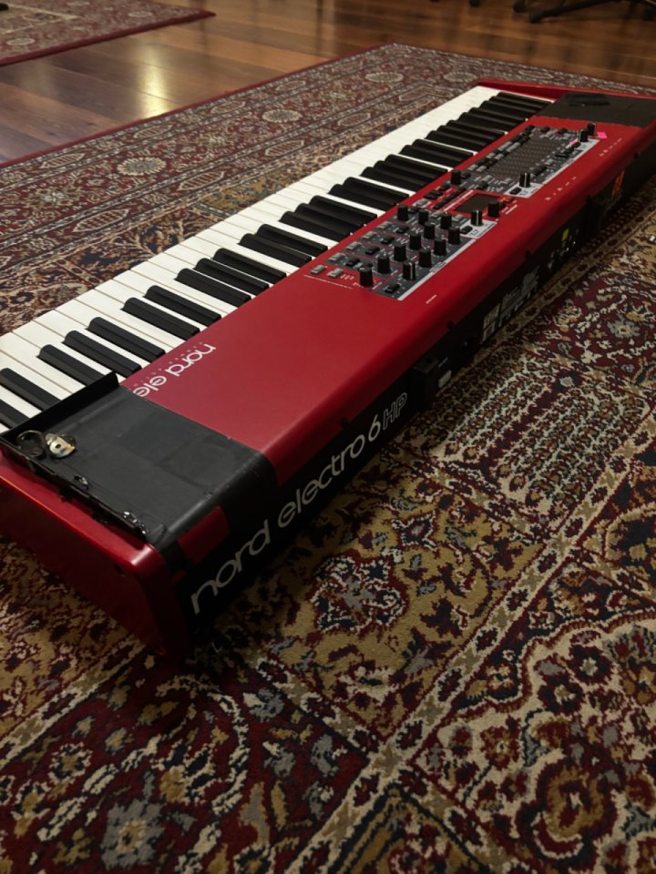 Clavia Nord electro 6 hp + Flightcase