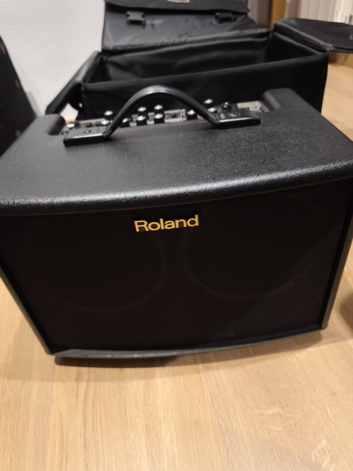 Roland ac60 acústico de segunda mano · Foto 1 de 4 · Barcelona · 350 €