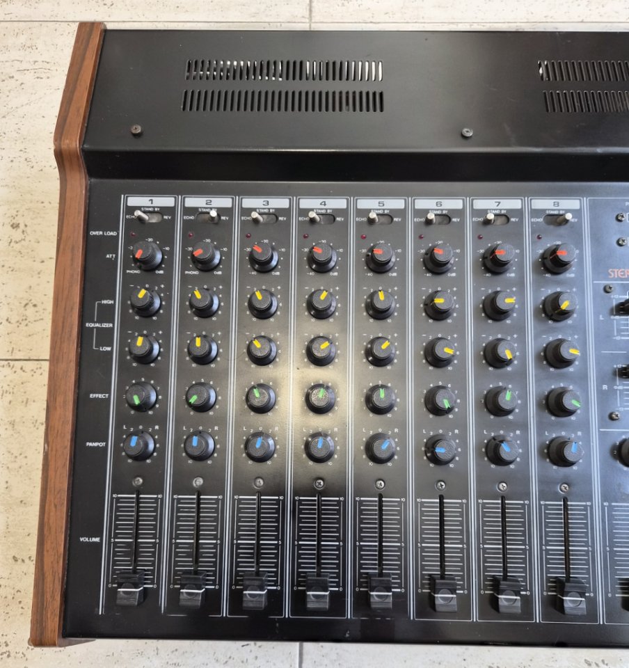 MIXER ROLAND PA-150 de segunda mano · Foto 4 de 8 · Girona · 325 €