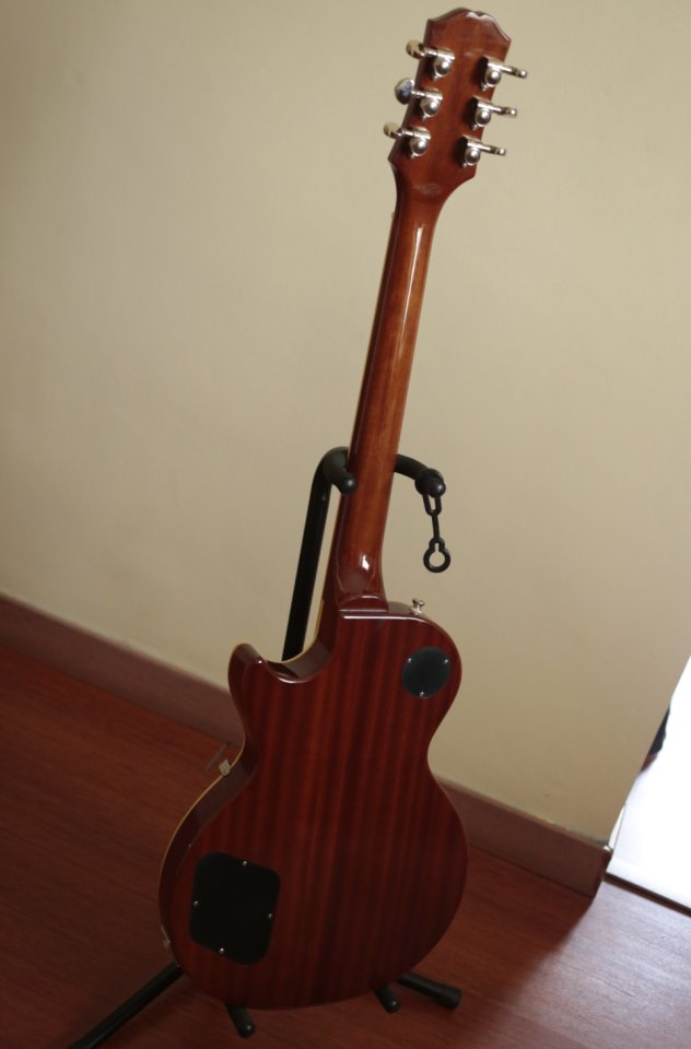 Epiphone Les Paul Classic Honey Burst. IMPECABLE Y MEJORADA