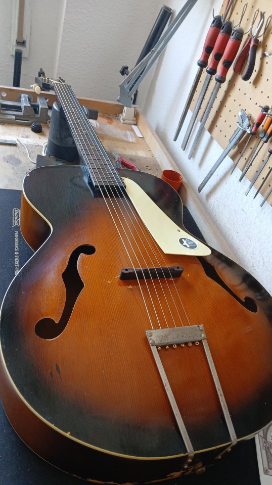 Kay USA arch top vintage años 50-60 sunburst, de segunda mano · Foto 2 de 3 · Sevilla · 395 €