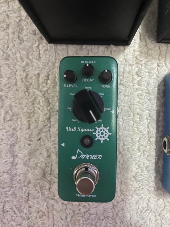 Donner Verb Square - Reverb (7 modos) de segunda mano · Foto 1 de 10 · Gipuzkoa · 15 €
