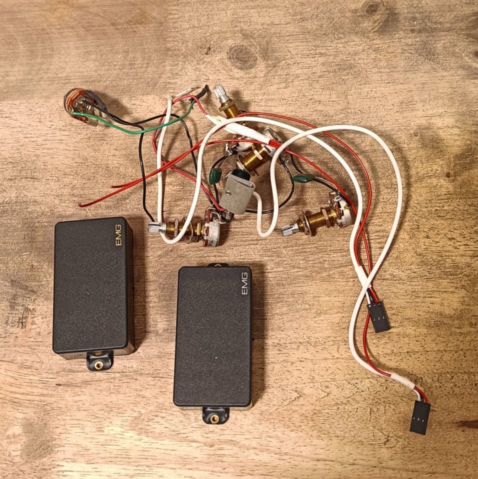 Pastillas EMG 81 85 y electrónica