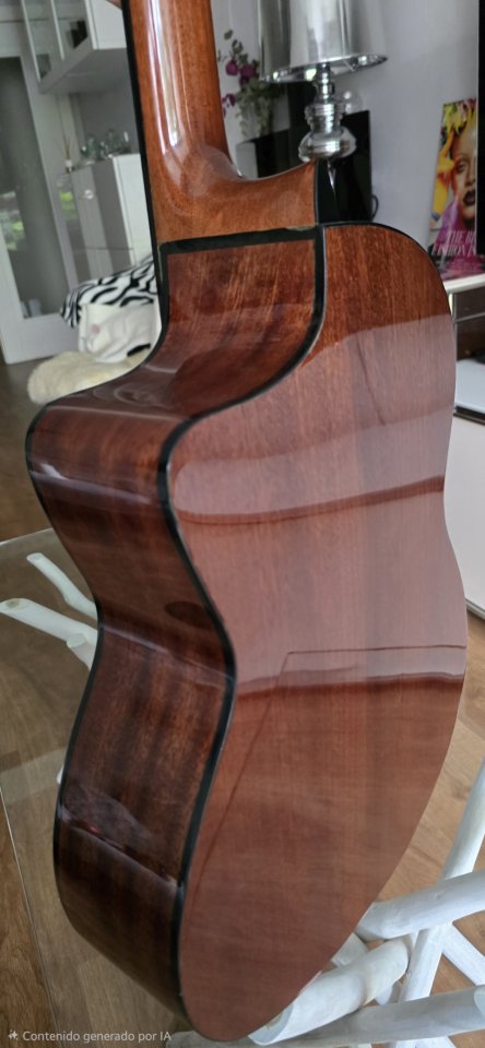 Guitarra electrificada clasica Fender de segunda mano · Foto 4 de 10 · Madrid · 190 €