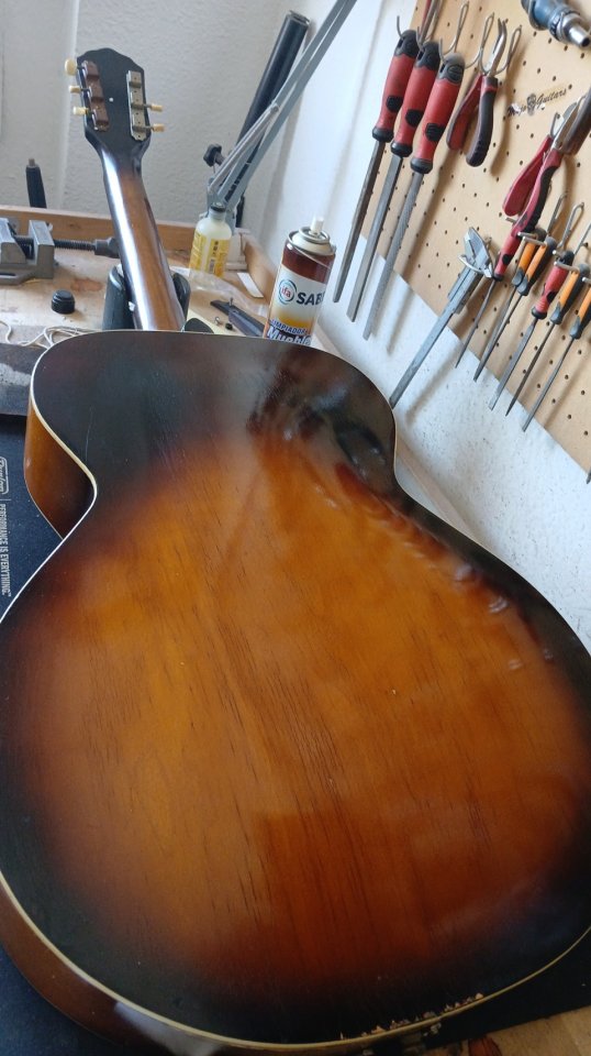 Kay USA arch top vintage años 50-60 sunburst, de segunda mano · Foto 3 de 3 · Sevilla · 395 €
